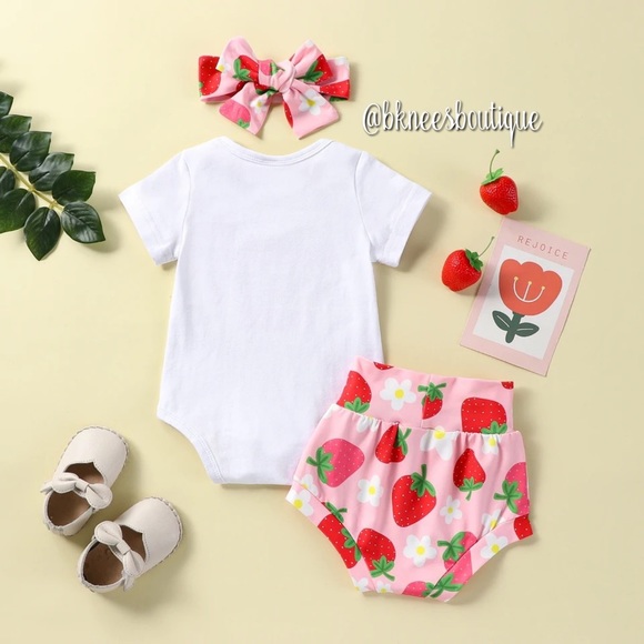 Babygirl Boutique Mama Sweet One Strawberry Fruit Bloomer Matching 3pc. Outfit - Picture 3 of 3